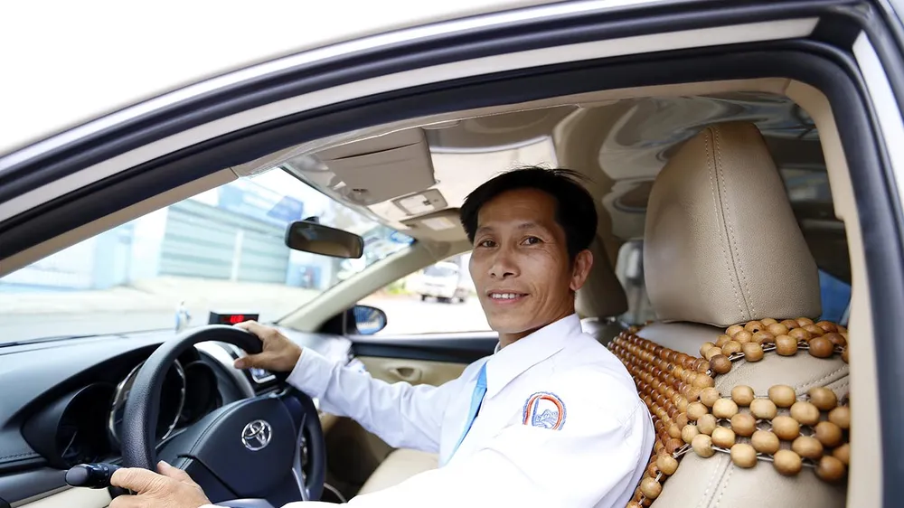 Tài xế taxi đỡ đẻ thành công cho khách đi xe