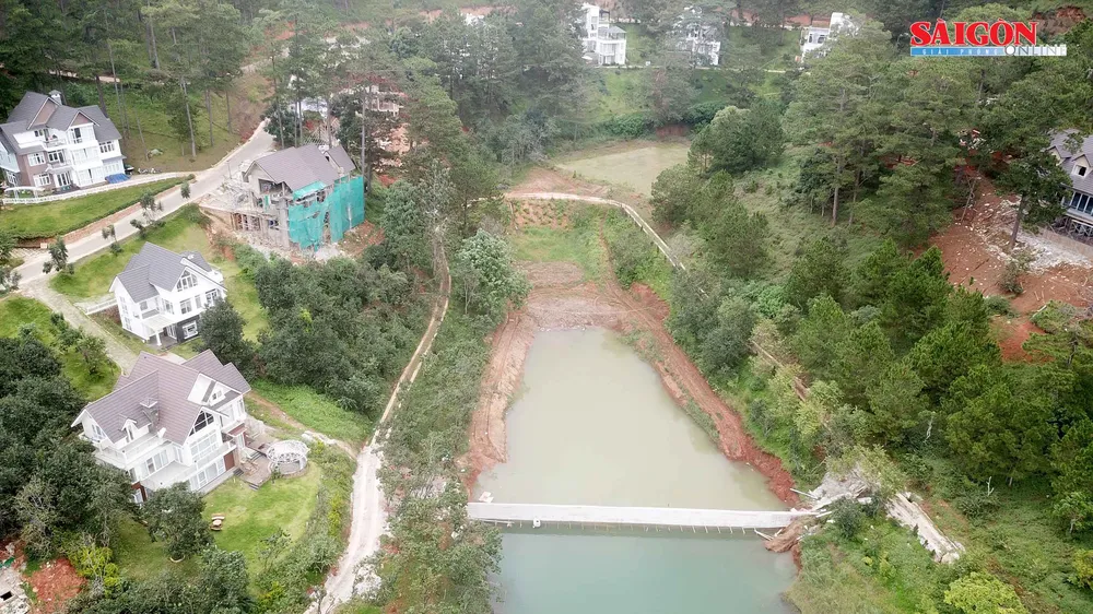 Ngang nhiên xây kè 30m ngăn hồ Tuyền Lâm - Đà Lạt