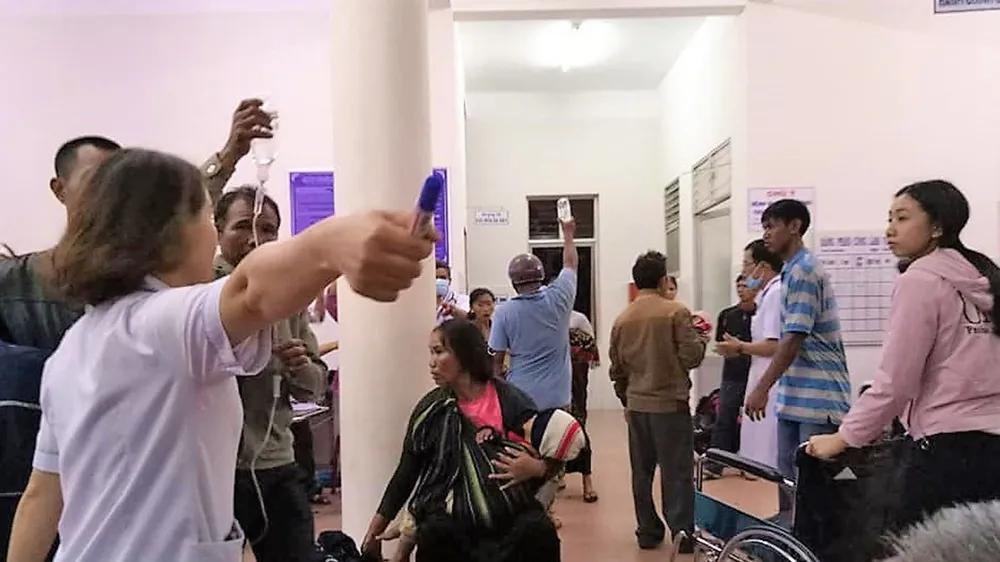 136 người nhập viện cấp cứu sau khi ăn tiệc cưới
