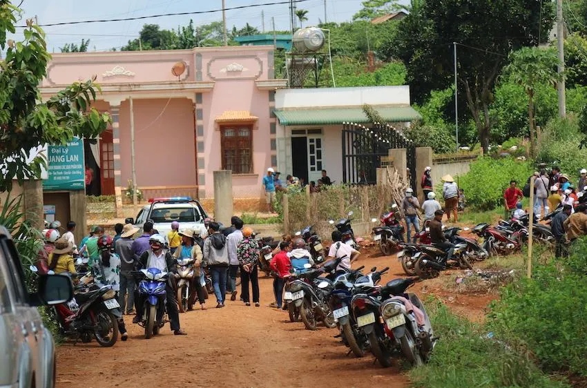 Án mạng kinh hoàng: 3 bà cháu bị hàng xóm chém, chôn xác phi tang