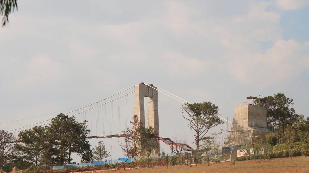 Cầu đáy kính không phép “mọc” giữa Thung lũng Tình yêu, Đà Lạt