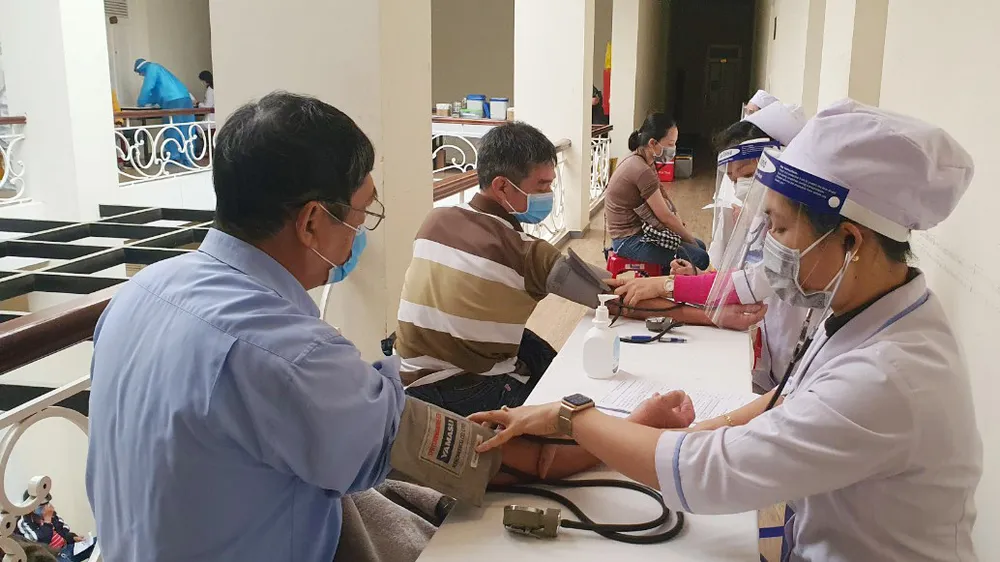 Lâm Đồng bắt đầu tiêm vaccine phòng Covid-19 cho lái xe, phụ xe tải