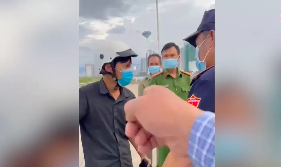 Phó chủ tịch phường nói “bánh mì không phải thực phẩm thiết yếu” được cho thôi việc