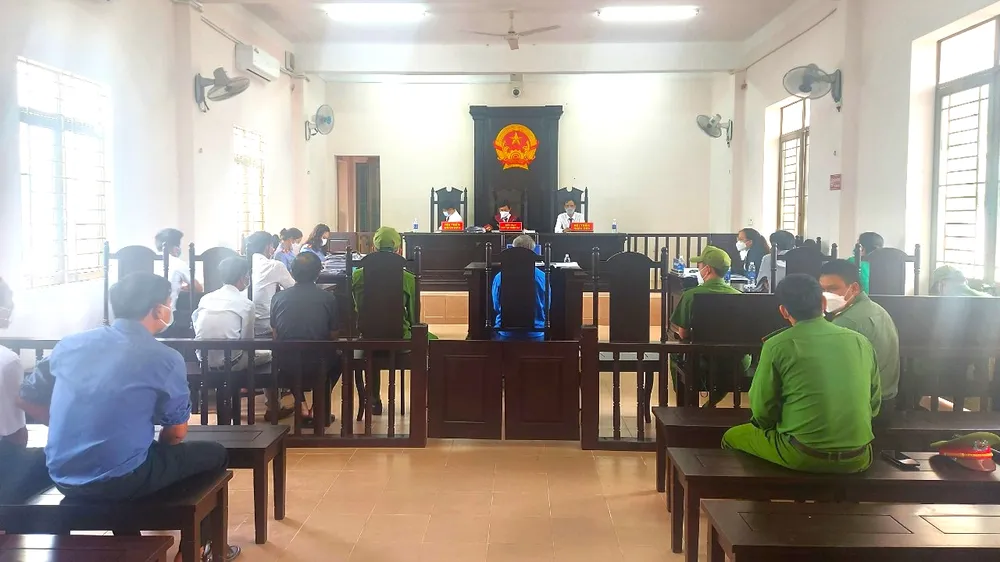 Hiệu trưởng lãnh án vì tham ô hơn 11 tỷ đồng học bổng của học sinh 