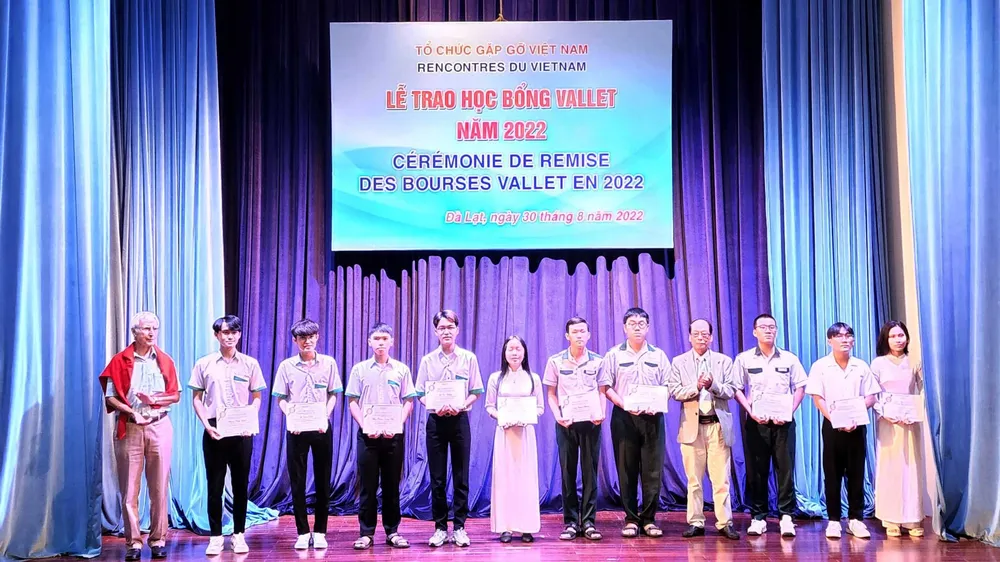 Học bổng Vallet trao hơn 2,4 tỷ đồng cho học sinh Tây Nguyên – Nam Trung bộ