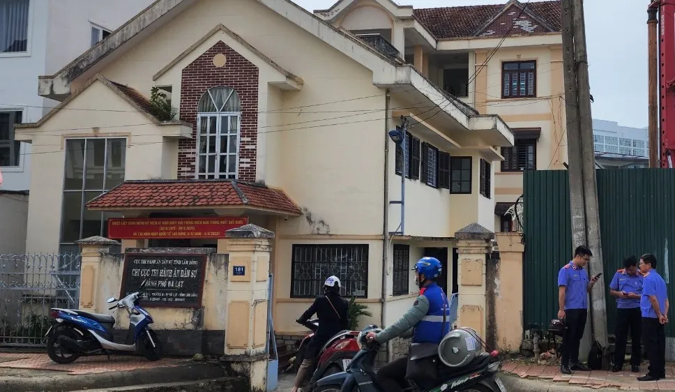 Khởi tố, bắt giam Chấp hành viên Chi cục thi hành án dân sự Đà Lạt
