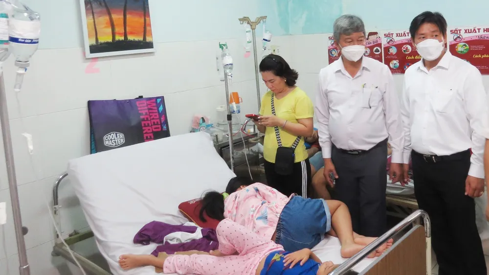Vụ ngộ độc ở Trường Ischool Nha Trang: Ghi nhận 648 trường hợp, Bộ Y tế tăng cường chuyên gia hỗ trợ