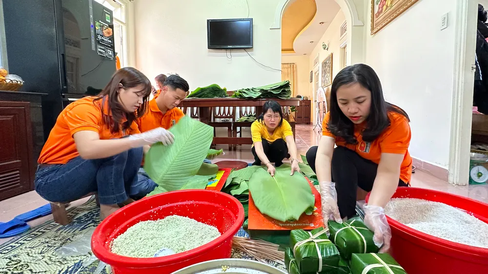Trao 2.000 bánh chưng, bánh tét cho người dân trên địa bàn Lâm Đồng