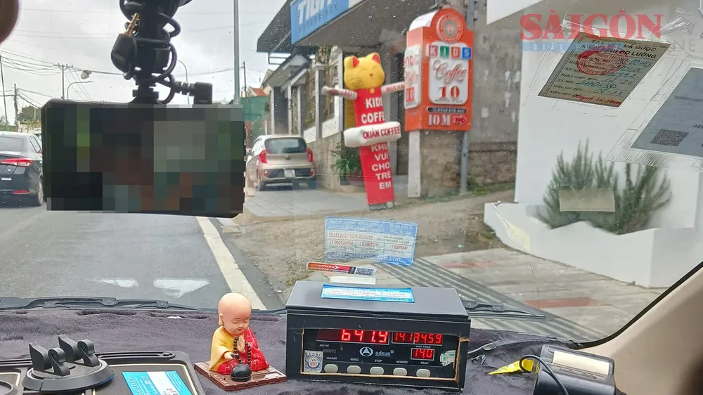 Lâm Đồng: Xử phạt 22,7 triệu đồng hãng taxi và tài xế thu tiền cao hơn niêm yết giá