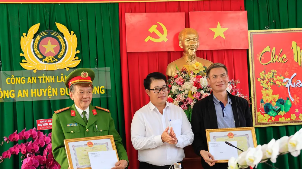 Lâm Đồng: Khen thưởng tập thể, cá nhân phá nhanh vụ án cướp ngân hàng