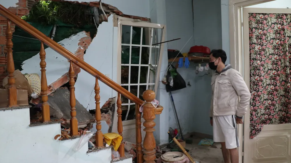 Đà Lạt: Sạt lở gây sập nhà