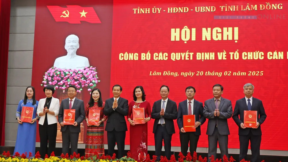 Lâm Đồng bổ nhiệm 6 giám đốc sở
