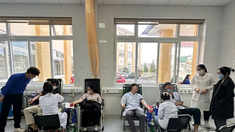 Lâm Đồng: Bác sĩ, điều dưỡng tham gia hiến 150 đơn vị máu 