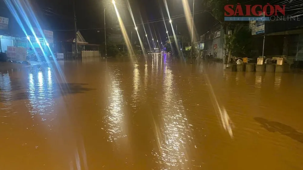 Lâm Đồng: Quốc lộ 20 lại ngập sâu, chia cắt sau cơn mưa lớn