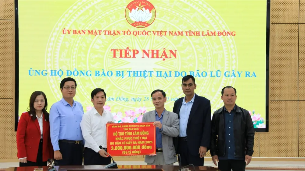 Thêm nhiều địa phương hỗ trợ tỉnh Lâm Đồng khắc phục mưa lũ