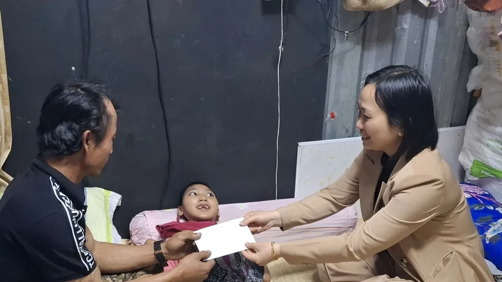 Báo SGGP trao tiền bạn đọc hỗ trợ cho hoàn cảnh khó khăn tại Lâm Đồng