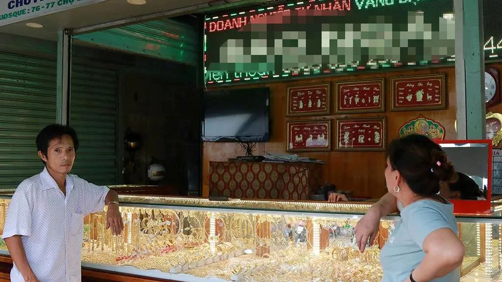 Một tiệm vàng bị trộm gần 300 đôi bông tai