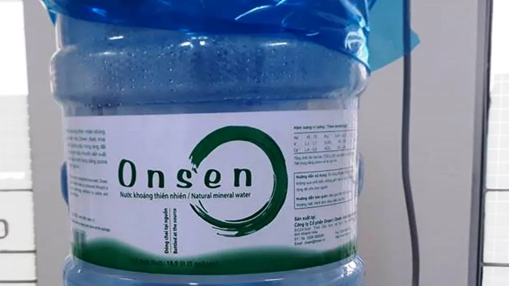 Dù chưa được cấp phép nhưng Công ty Onsen bán nước dưới nhãn mác nước khoáng