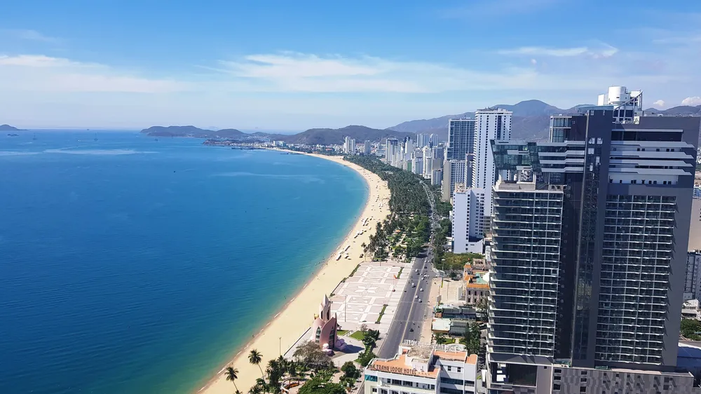 Khánh Hòa phấn đấu trở thành trung tâm kinh tế biển, trung tâm du lịch, dịch vụ lớn của cả nước