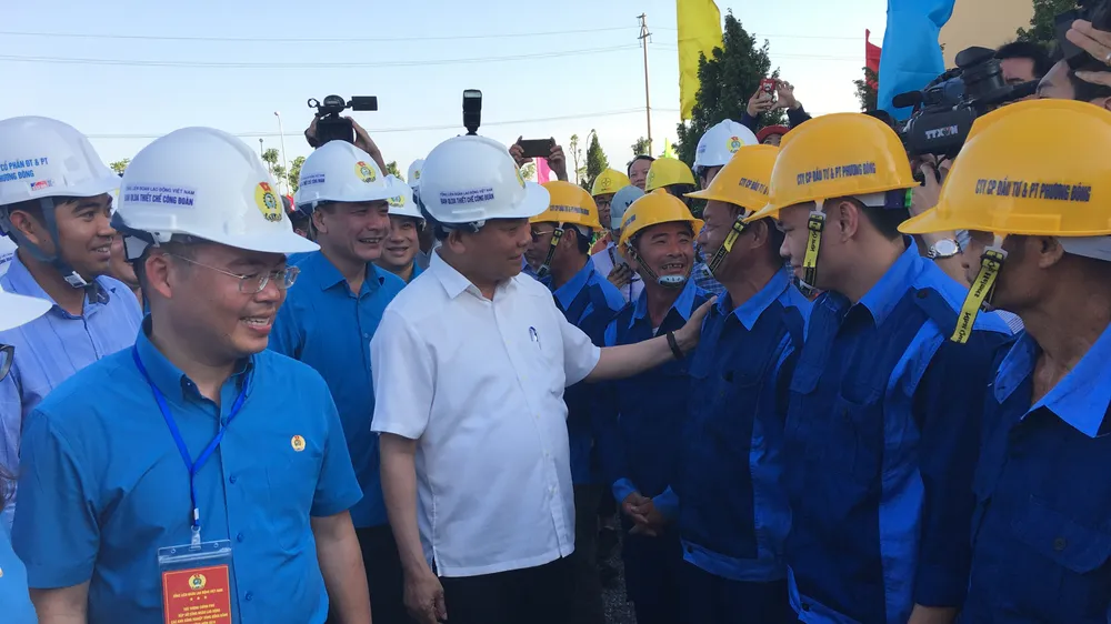 Thủ tướng thăm khu nhà ở dành cho công nhân ở Hà Nam