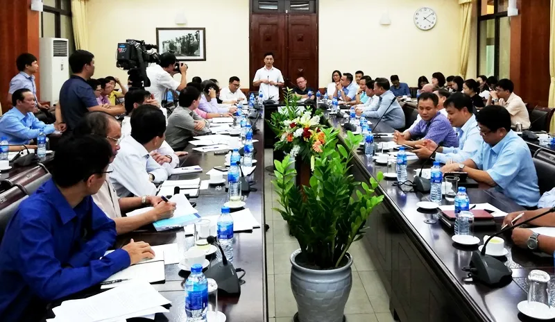 Bộ NN-PTNT lại họp khẩn để “kéo” giá heo giảm xuống