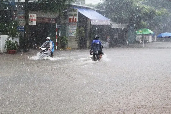 Miền Trung vào mùa mưa, miền Bắc lạnh dần