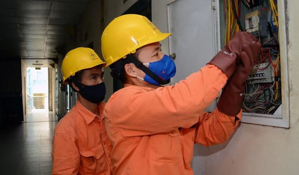 Vì sao tiền điện tháng 4 tăng cao?