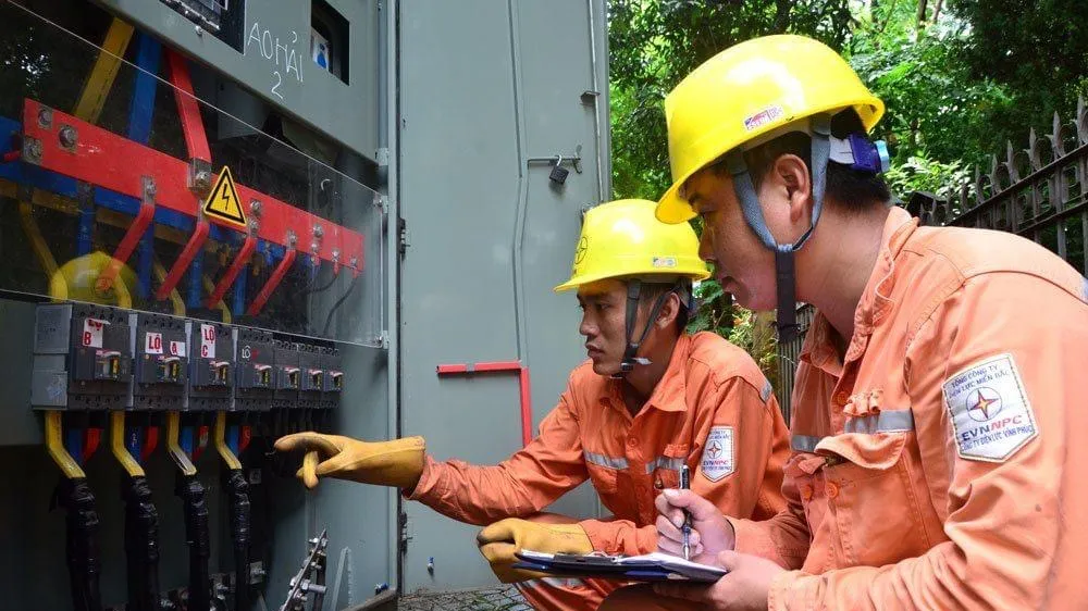 1 ngày nắng nóng như đổ lửa, cả nước xài 789,6 triệu kWh điện