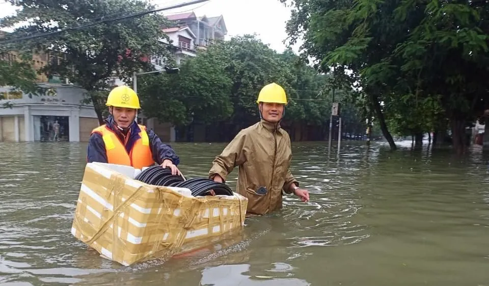 Các tập đoàn lớn ủng hộ miền Trung 60 tỷ đồng