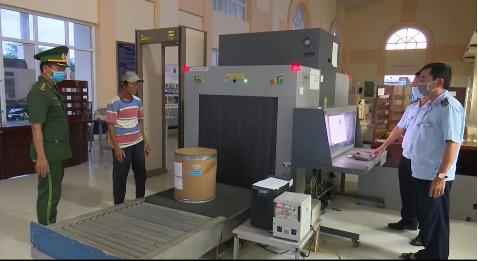 Phát hiện hơn 30 kg ketamin được giấu tinh vi trong thùng hàng qua cửa khẩu Tịnh Biên