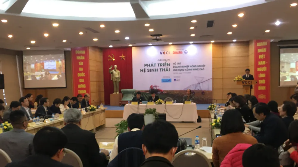 Diễn đàn hỗ trợ doanh nghiệp nông nghiệp công nghệ cao chiều 17-12. Ảnh: VĂN PHÚC