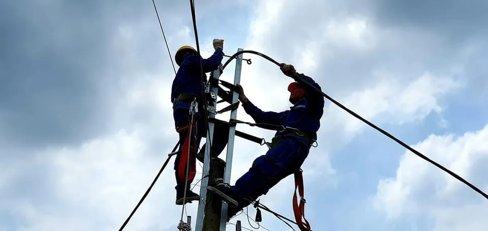 Việt Nam tiếp tục mua điện từ Lào