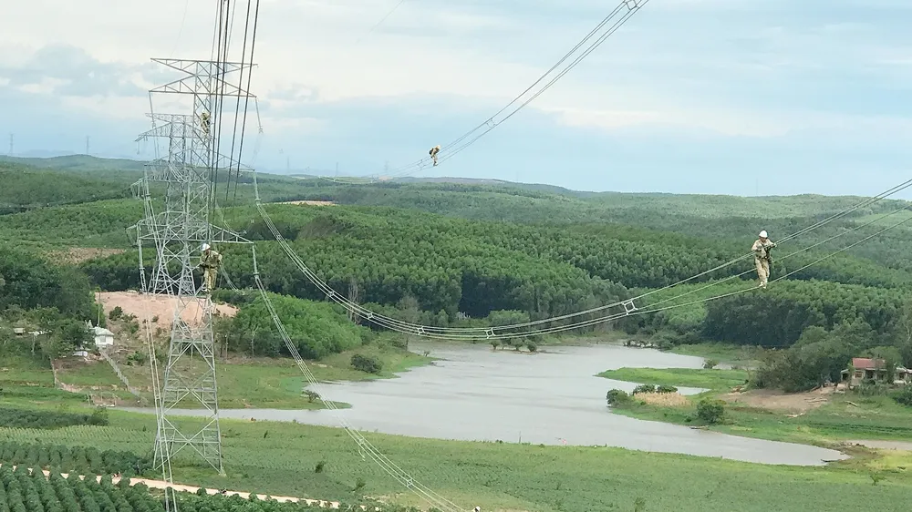 Tạm tách đường dây 500kV Bắc - Nam khoảng 1 tuần
