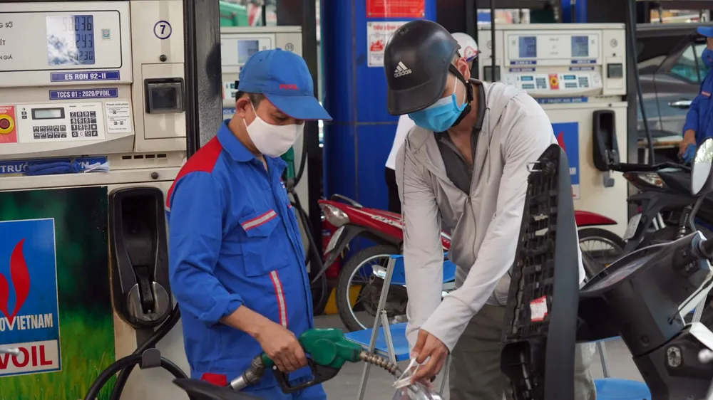 Giá xăng dầu tăng ngay thời khắc chuyển sang năm 2023