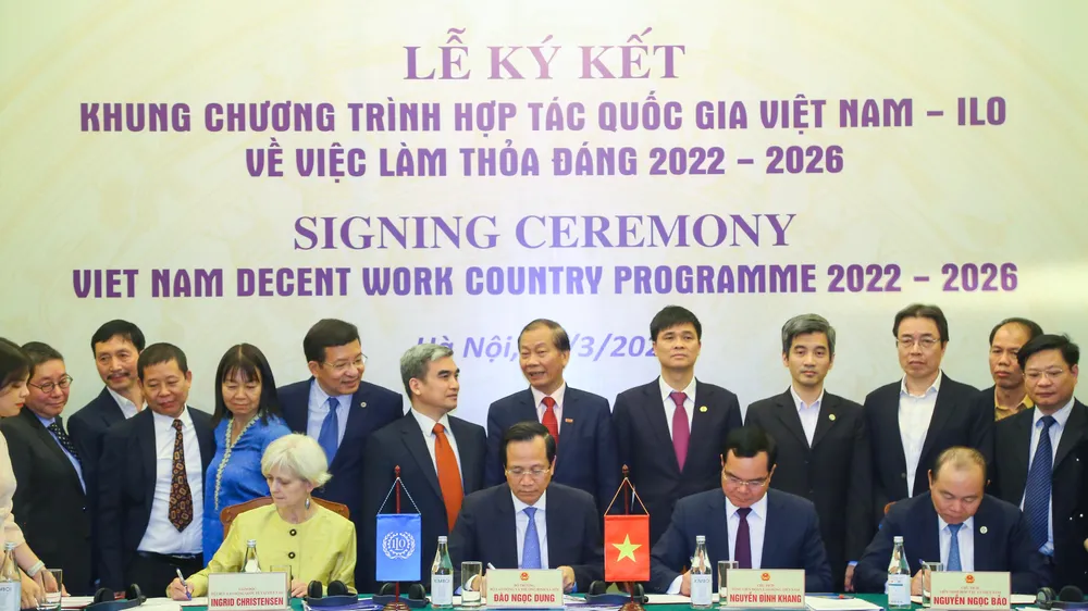 4 bên ký khung hợp tác quốc gia về việc làm thỏa đáng