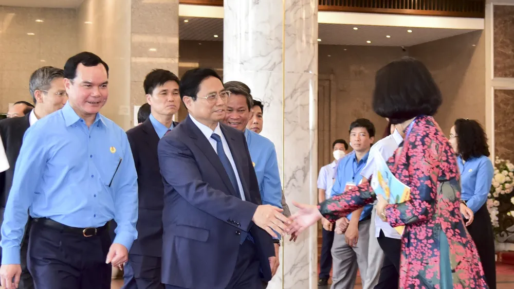 Thủ tướng yêu cầu tạo điều kiện tốt hơn cho người lao động