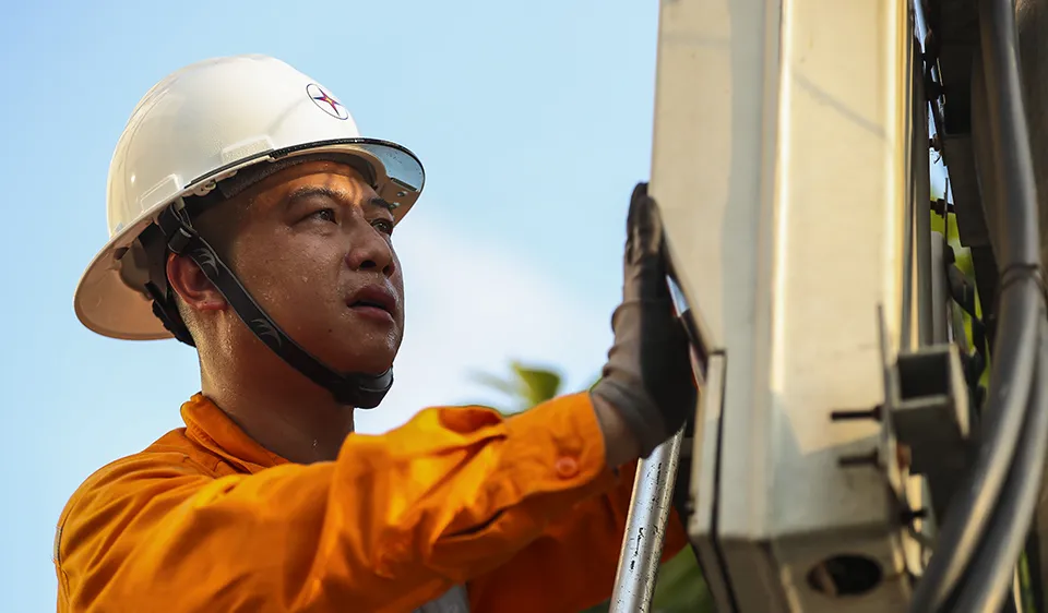 Hàng loạt thủy điện phải tạm ngưng phát điện