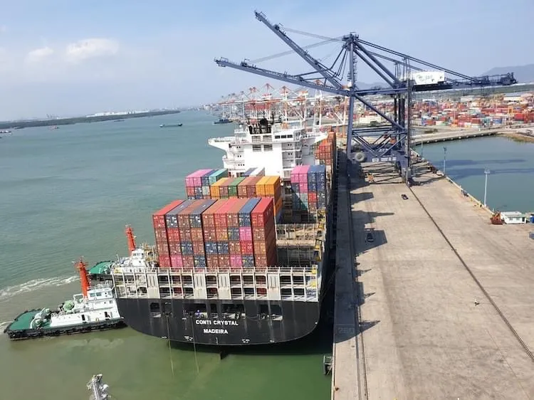 Bộ Công thương vào cuộc khẩn vụ hàng loạt container hàng bị lừa ở Trung Đông