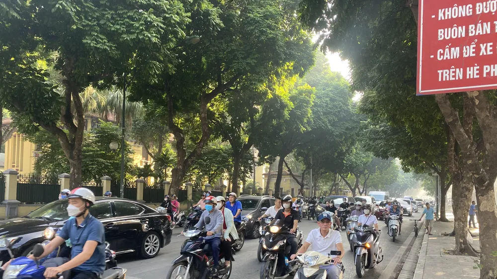 Dự báo chiều và đêm nay, miền Bắc và miền Nam có mưa