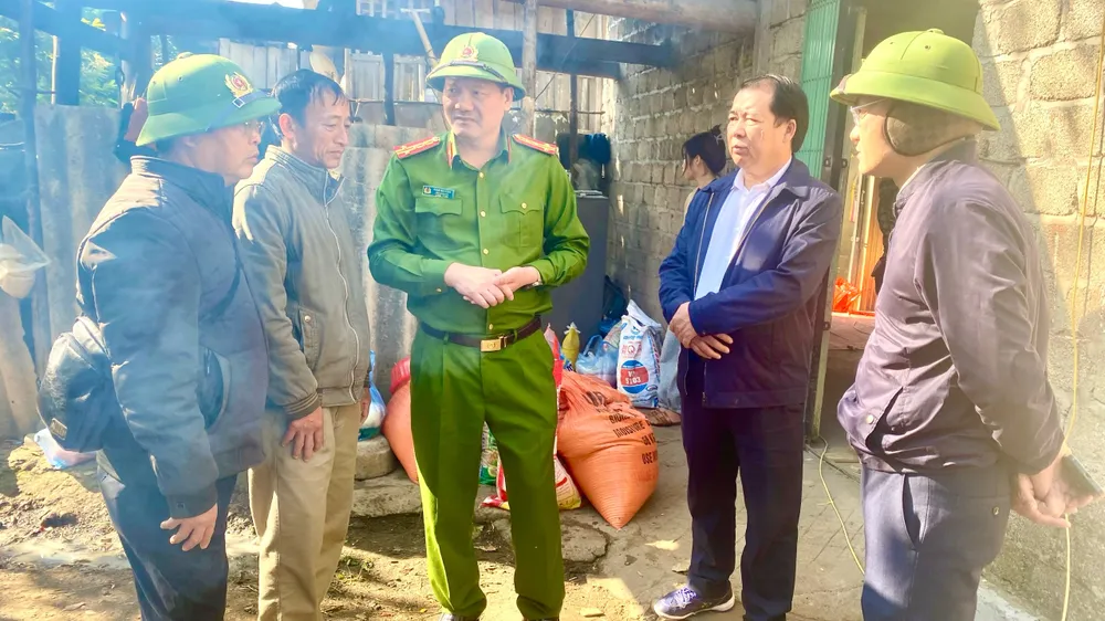 Huy động 400 người truy bắt nghi phạm giết cô gái 21 tuổi