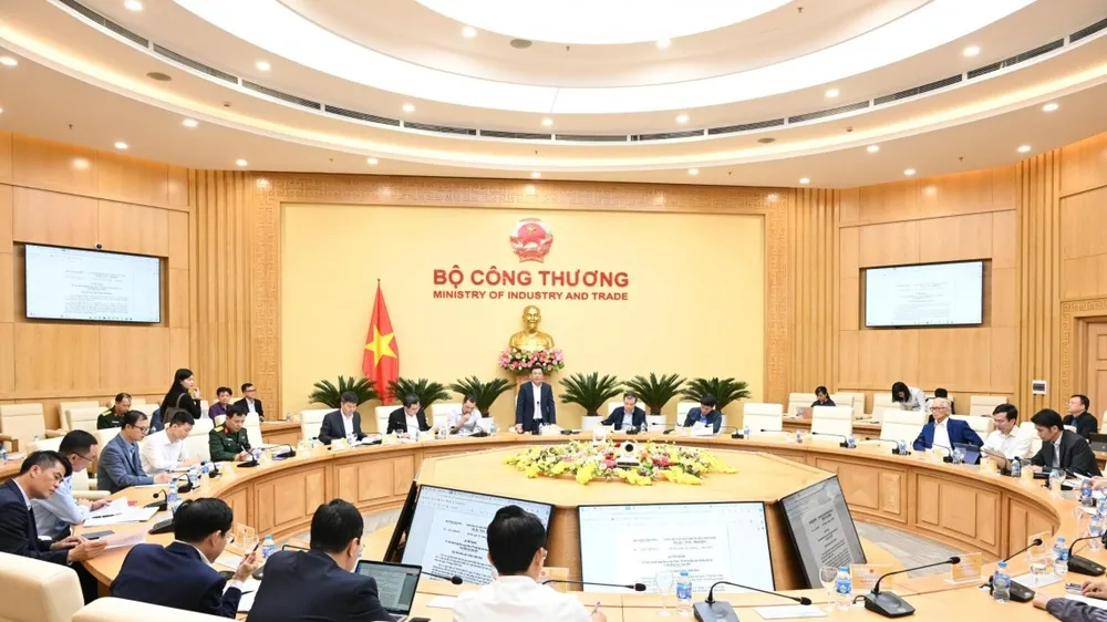 Hướng tới thị trường bán thẳng điện cho các “ông lớn”