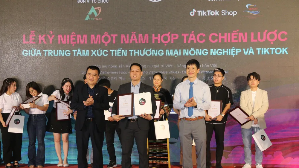 Hashtag #OCOP đạt 1,4 tỷ lượt xem, hơn 800 phiên livestream thu được 100 tỷ đồng