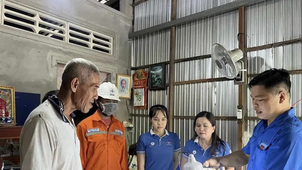 Nhu cầu tiêu thụ điện tăng gần 12%