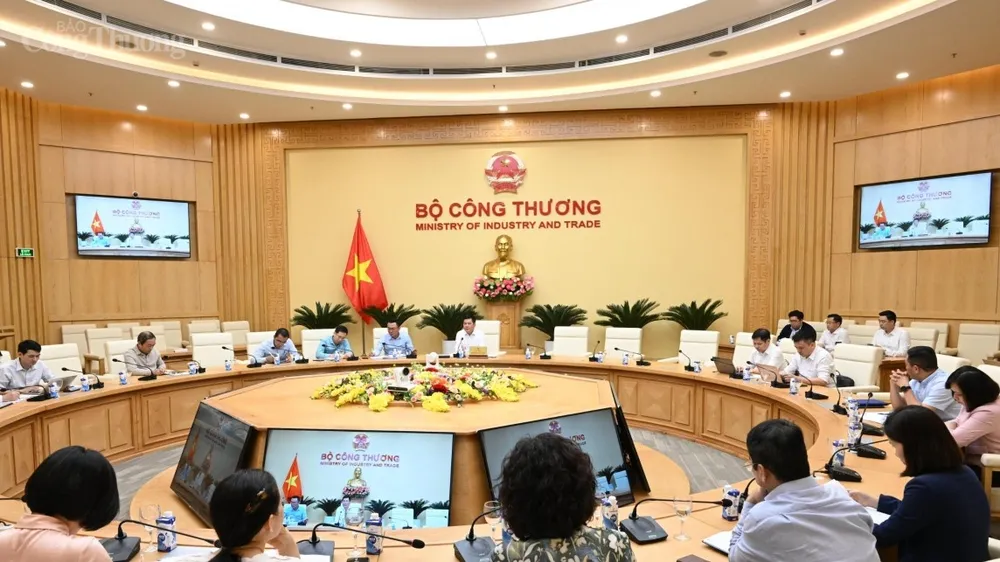 Bộ Công thương họp về điện mặt trời mái nhà