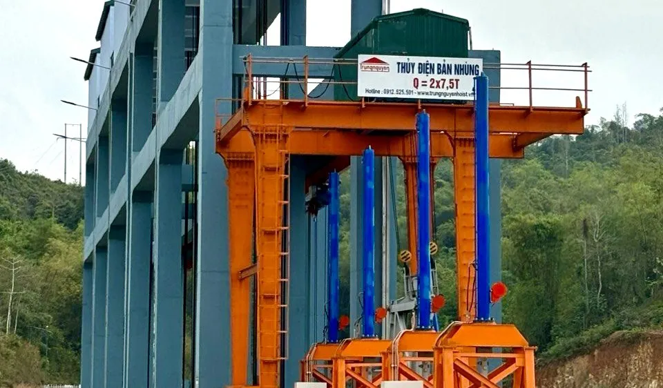 Đưa vào vận hành nhà máy thủy điện trên sông Kỳ Cùng