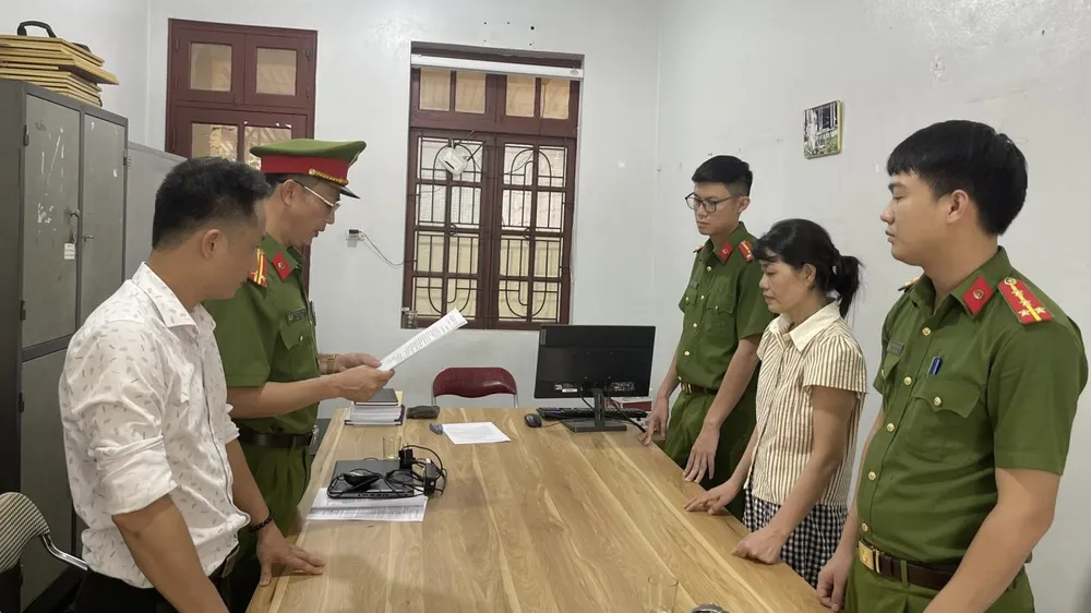 Hiệu trưởng kê khống 3 hồ sơ “không đi làm vẫn có lương” bị khởi tố