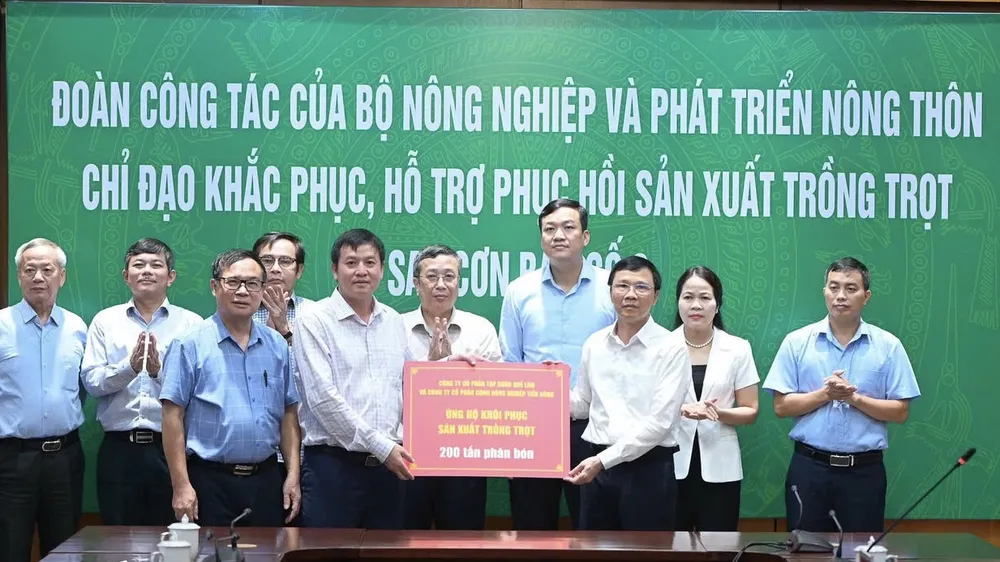 Bộ NN-PTNT huy động được 300 tấn giống và phân bón cho tỉnh Bắc Giang