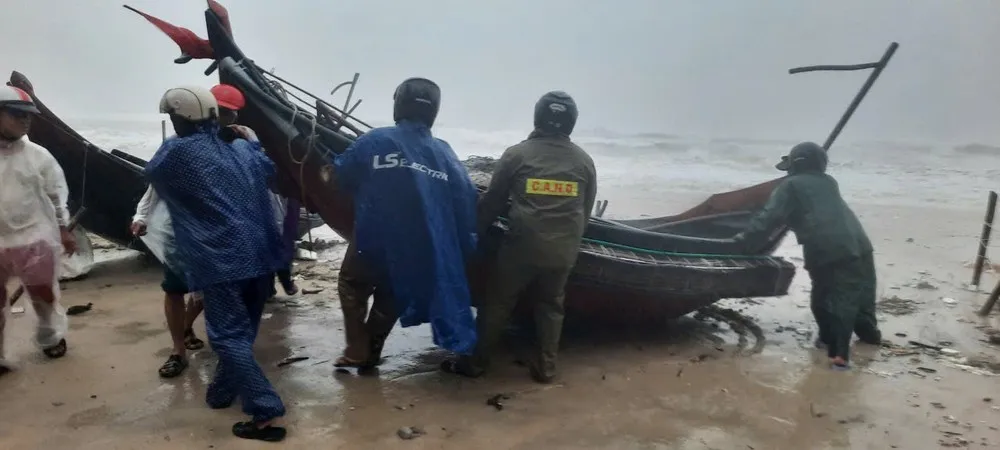 Hoàn lưu bão số 6 có xu hướng quay ra ngoài