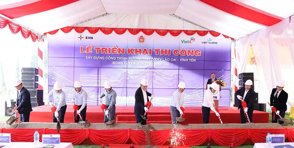 Thi công đường dây 500kV Lào Cai - Vĩnh Yên đoạn qua tỉnh Phú Thọ