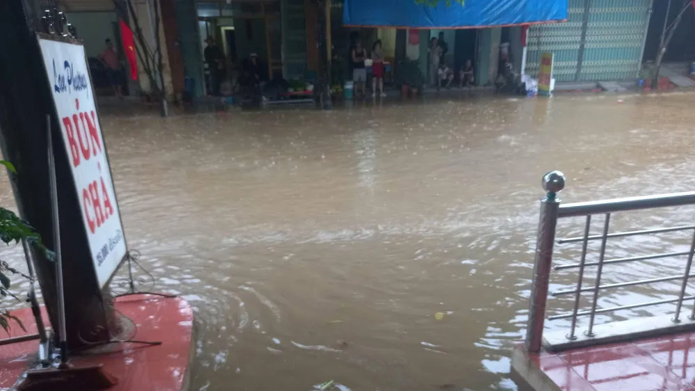 Nhiều nơi ở miền Bắc có mưa to